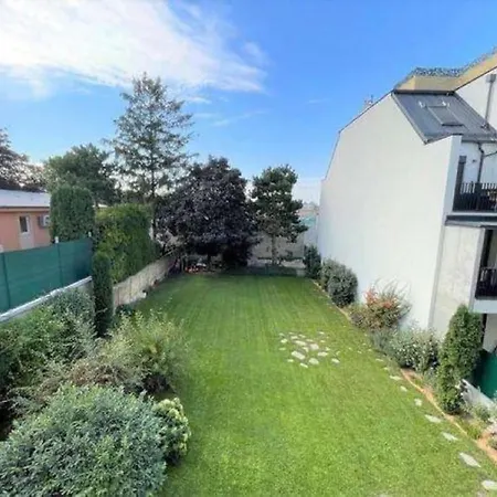 Apartment In With Garden Vienna