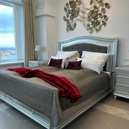 Panorama Apartment *