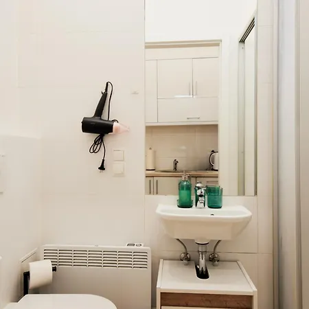 Apartment Perfecto With Designers Touch 24h Check-in