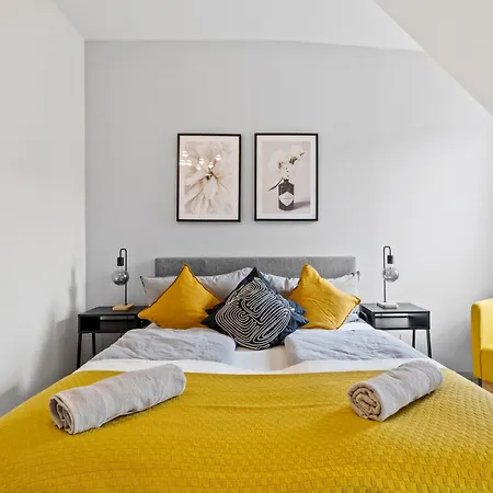 Terrace - 75 M² - Near Wiener Stadthalle Apartman