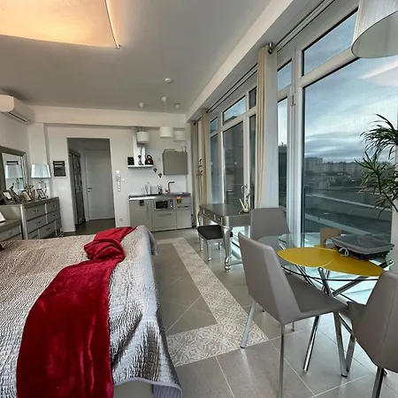 Panorama Apartment *