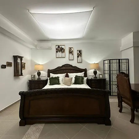 Panorama Apartment *