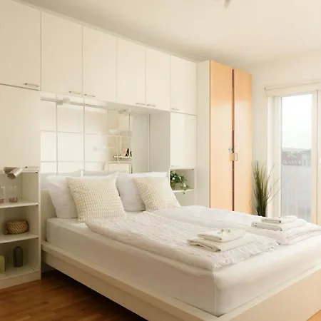 Апартаменты Modern In Prime Location *