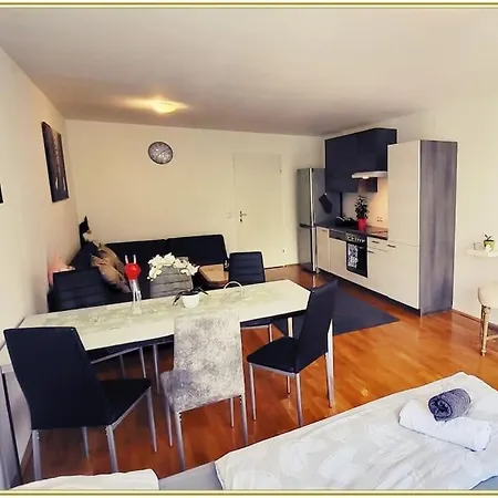 Sunshine Apartment *