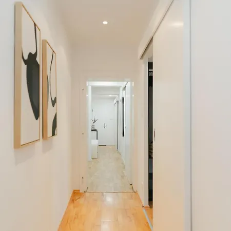 Comfy For 4-6, 5 Min To Center, Metro & Free Parking Apartmán