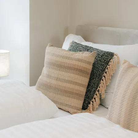 Comfy For 4-6, 5 Min To Center, Metro & Free Parking *