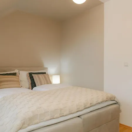 Apartmán Comfy For 4-6, 5 Min To Center, Metro & Free Parking Vídeň