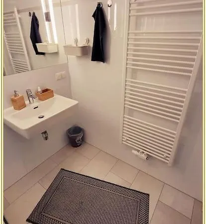 Sunshine Apartment *