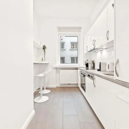 Cozy In Quiet Location, Fast Train Station 100m Away, Contactless Check-in Vienna