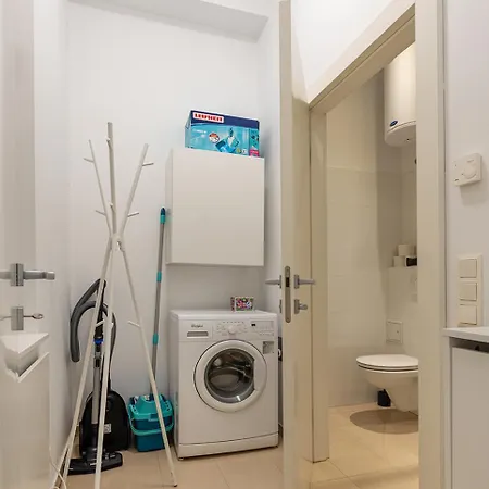 Apartment Schoenes In Zentrumsnaehe Vienna