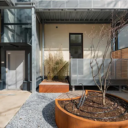 Modern Wohnen Im Renovierten Stil-altbau Apartment *
