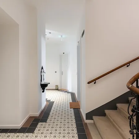 Modern Wohnen Im Renovierten Stil-altbau Apartment Vienna