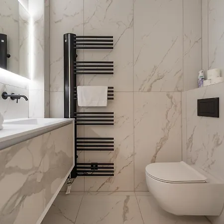 Modern Wohnen Im Renovierten Stil-altbau Vienna