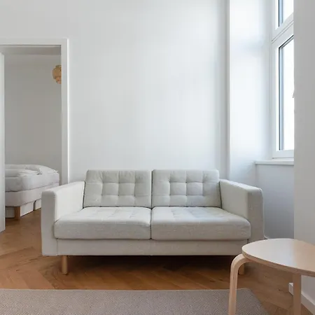 Apartment Modern Wohnen Im Renovierten Stil-altbau Vienna