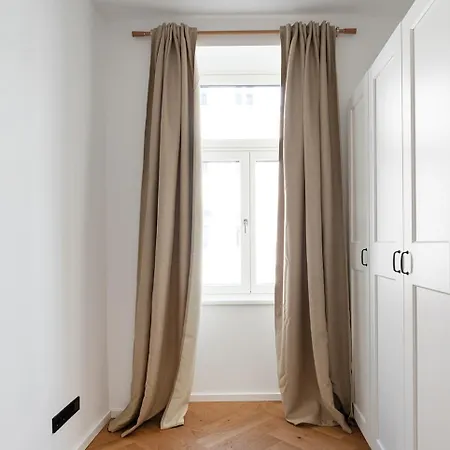 Modern Wohnen Im Renovierten Stil-altbau