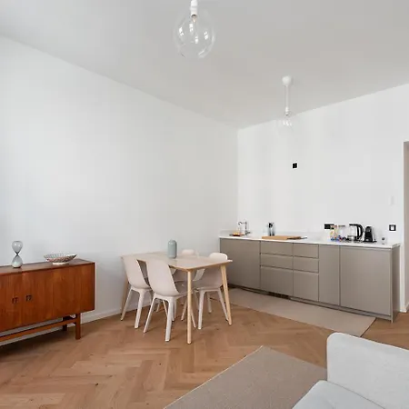 Apartment Modern Wohnen Im Renovierten Stil-altbau Vienna