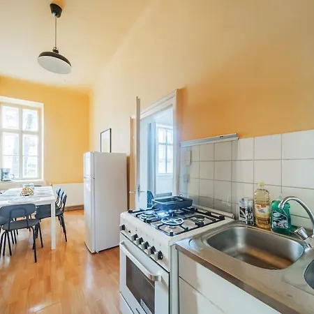 Zentrale Fuer Entdecker Apartment