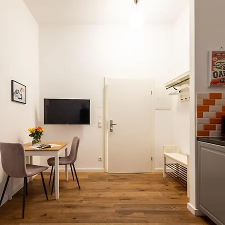 Compact Near Center By Hm Apartment *