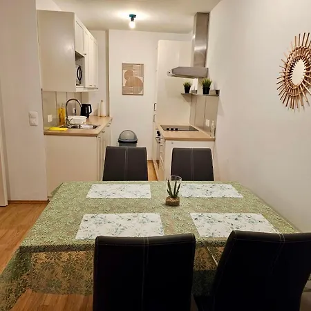 Spacious 1br With Balcony Above Citygate Shopping Complex With Metro Access *