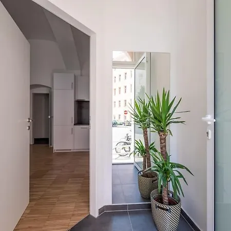 Spacious 2br Near Attractions By Hm * Vienna