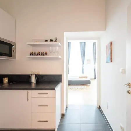 Apartamento Neat Steps To Center By Hm *