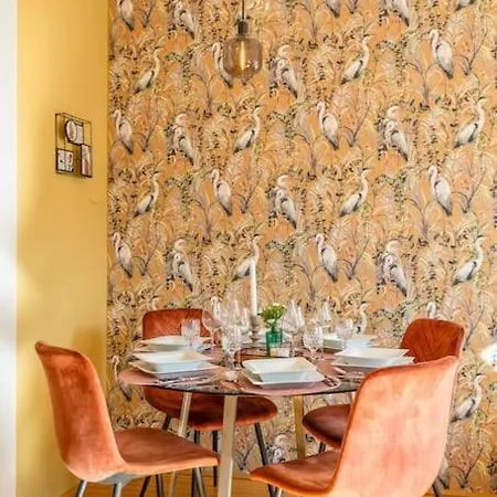 Apartment Dry Flower Apt. / 2br. / Rooftop / New Vienna