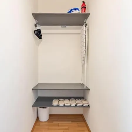 Apartment Dry Flower Apt. / 2br. / Rooftop / New Vienna