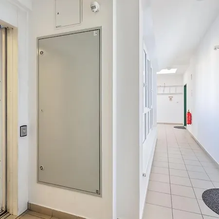Dry Flower Apt. / 2br. / Rooftop / New Apartment *