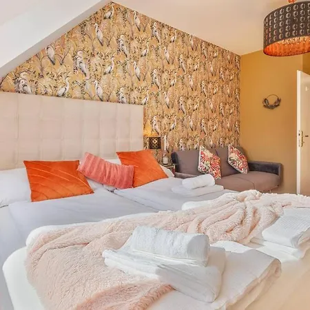 Dry Flower Apt. / 2br. / Rooftop / New Apartment Vienna
