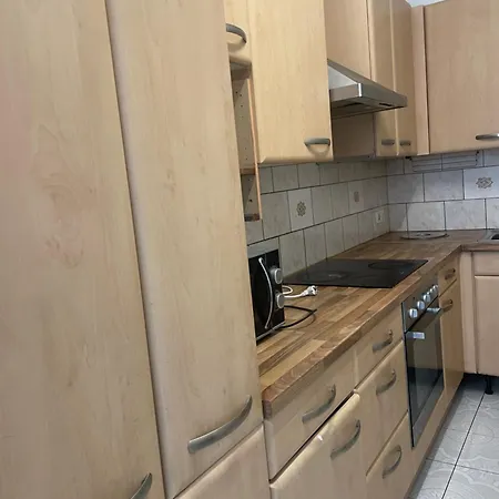Gazde/Camere de închiriat U6 Schoepfwerk 11 *