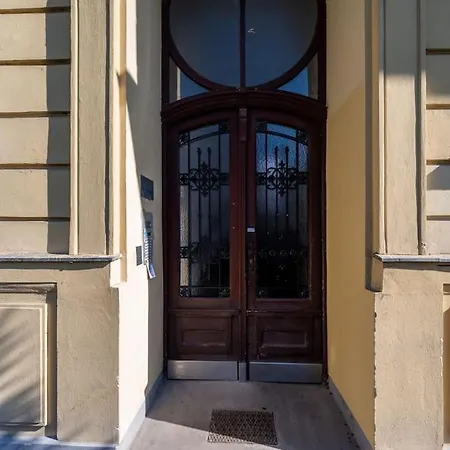Spacious 2br By Metro And Center By Hm Apartment *