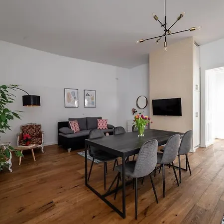 Apartment Spacious 2br By Metro And Center By Hm *