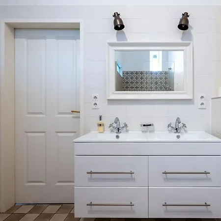 Spacious 2br By Metro And Center By Hm * Vienna