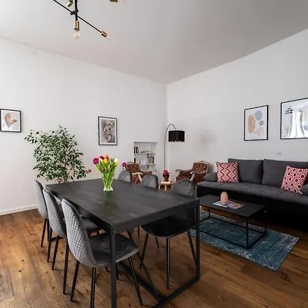 Spacious 2br By Metro And Center By Hm Apartment Vienna