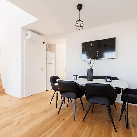 Symphony 38 - Modern Loft With Terrace And Grill In Location Apartment