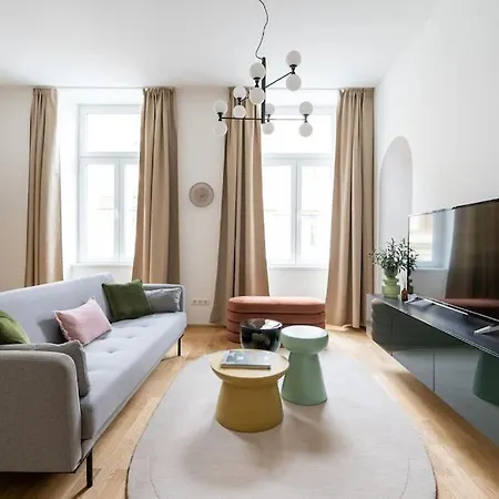 Elegant 1br Suite, Close By Hm Apartment Vienna