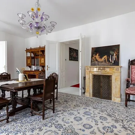 Luxurioes Wohnen Mit Anbindung Ans Zentrum 20 Minuten Apartment