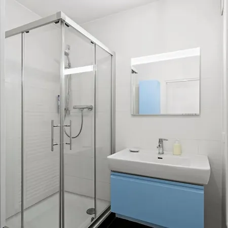 Apartment Stylish I 70qm2 I Close To The U6 Subway