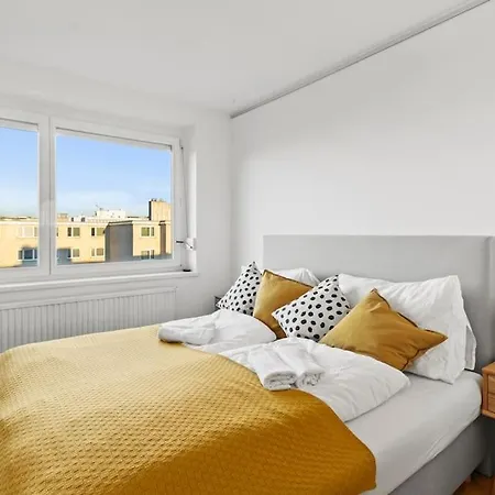Apartment Stylish I 70qm2 I Close To The U6 Subway