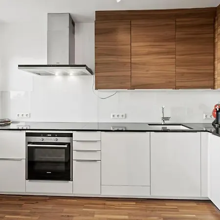 Apartment Stylish I 70qm2 I Close To The U6 Subway *