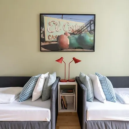 Vogue 2br Suite, Near Pulse By Hm Apartment