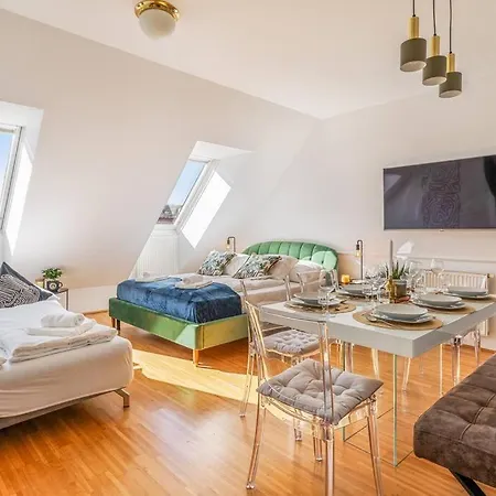 Apartment Dream Apt. / 3br / Rooftop / Terasse