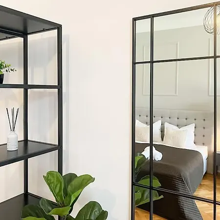 Lägenhet Cozy & 2 Bedroom
