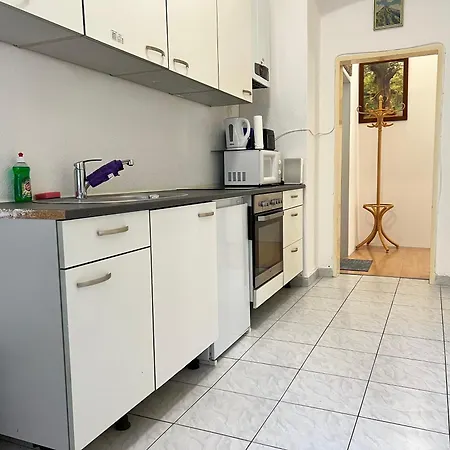 Apartment Affordable 3br Apt. Near Meidling Station Vienna