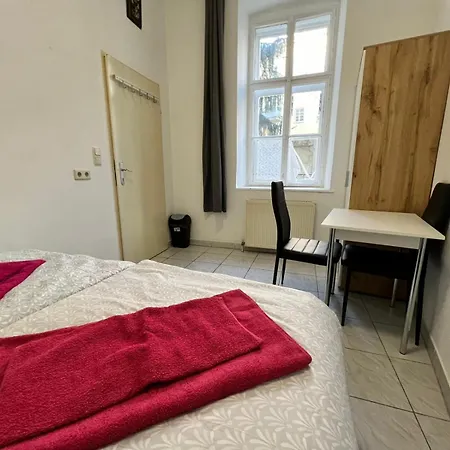 Affordable 3br Apt. Near Meidling Station Apartment