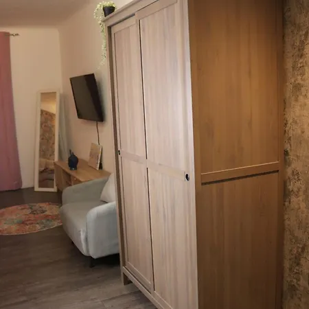 Philux Guest house *