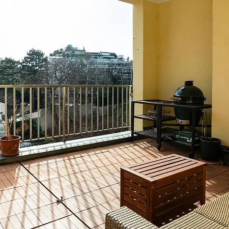 Savoir-vivre In Unserer Zentralen Balkonwohnung Apartment Vienna
