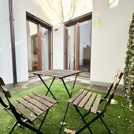 Moebliertes Mit Terrasse Appartement *