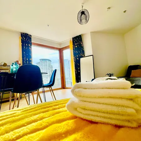 Sunshine's View In Apartment *