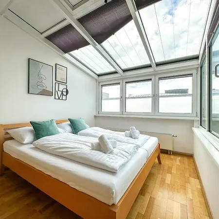 Feelhome-prater-ausblick-terrasse-6 Gaeste-wifi-smart Tv *